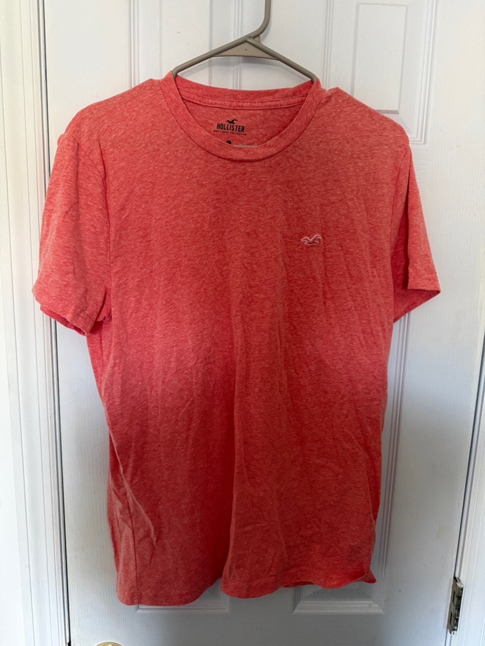 Hollister Men's Coral Red Heather Short Sleeve Crew Tee